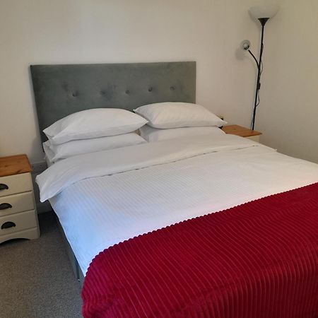 Glastonbury Town Center-Entire Apartment Extérieur photo
