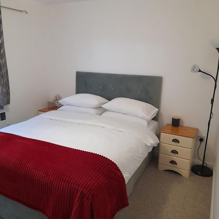 Glastonbury Town Center-Entire Apartment Extérieur photo