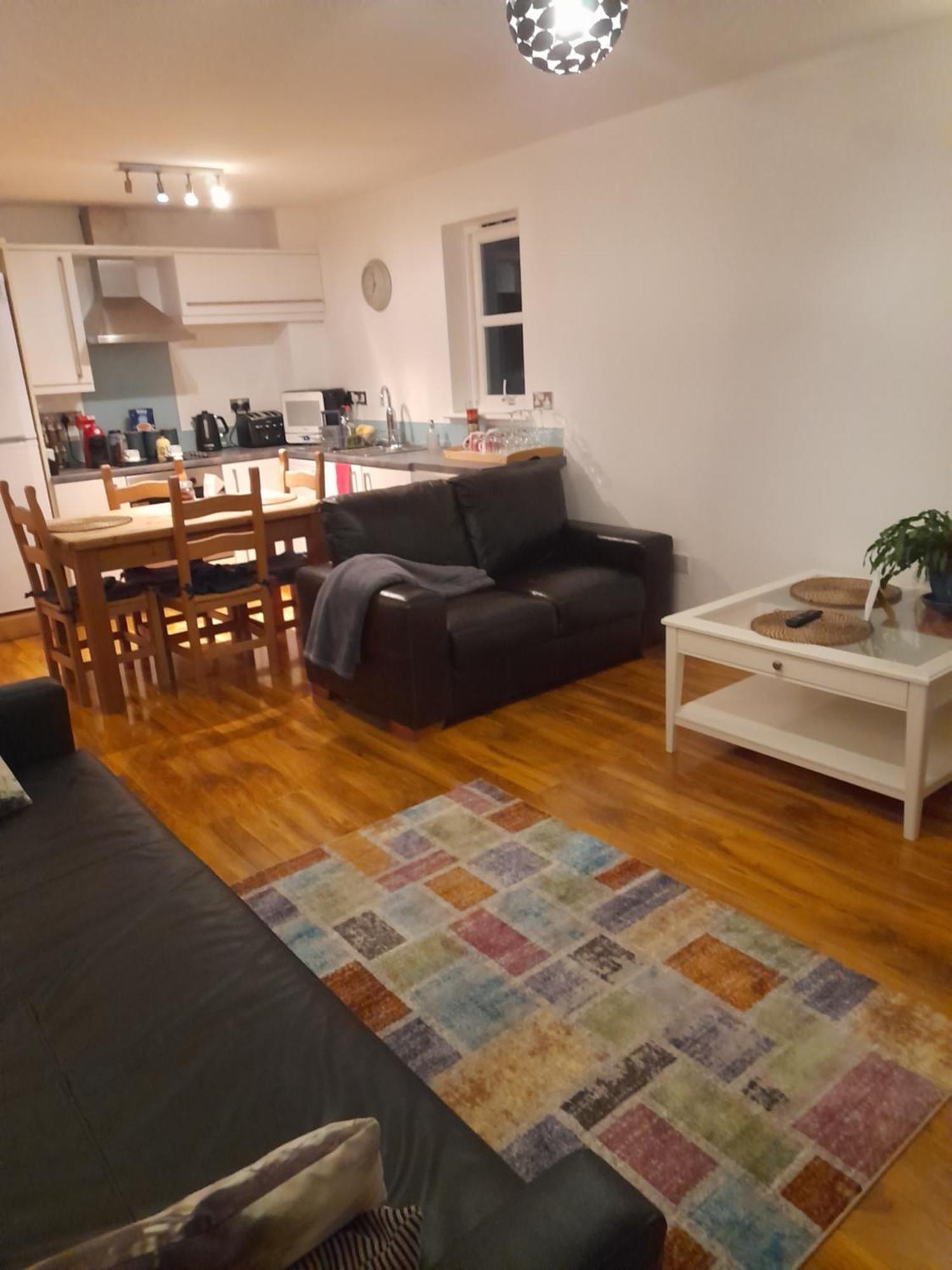 Glastonbury Town Center-Entire Apartment Extérieur photo